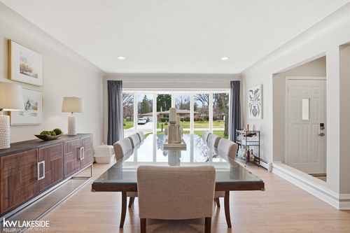 5669 Sandburn Ave, Shelby Township, MI, 48316-2438 | Card Image