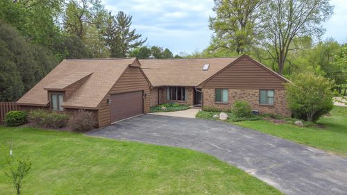 1430 Sylvan Ct, Freeport, IL, 61032-6642 | Card Image