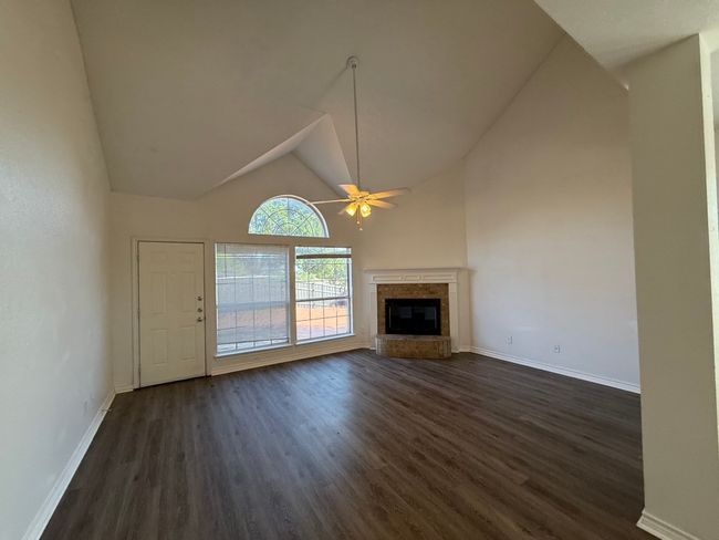 1093 Keeson Trl, House other with 4 bedrooms, 3 bathrooms and null parking in Lewisville TX | Image 7