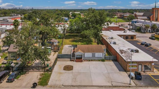 3743 Erie St, House other with 2 bedrooms, 2 bathrooms and null parking in Houston TX | Image 31