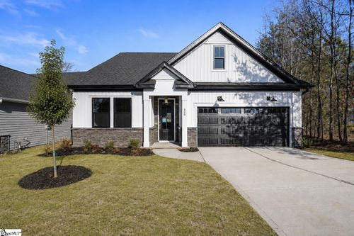 200 Highland St, Taylors, SC, 29687-5310 | Card Image