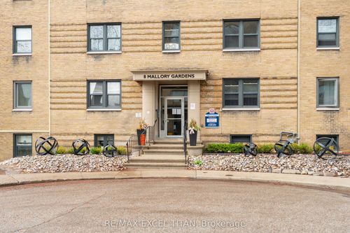 23-8 Mallory Gdns, Toronto, ON, M4V2A8 | Card Image