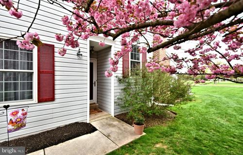 800 Beacon Ct, LANSDALE, PA, 19446-6389 | Card Image