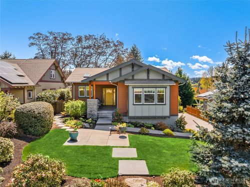 633 Pierce Ct Nw, Bainbridge Island, WA, 98110-1716 | Card Image