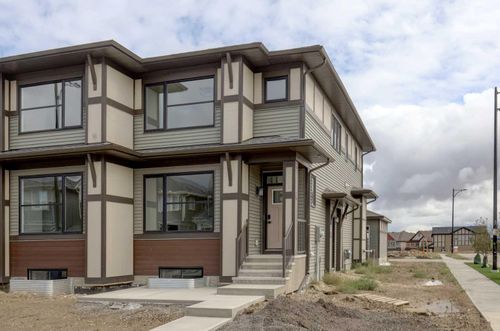 2002 Cobblebrook Cres Sw, Airdrie, AB, T4B5X1 | Card Image