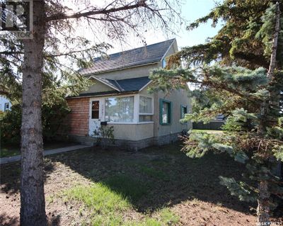 991 107 Th St, House other with 3 bedrooms, 1 bathrooms and null parking in North Battleford SK | Image 1