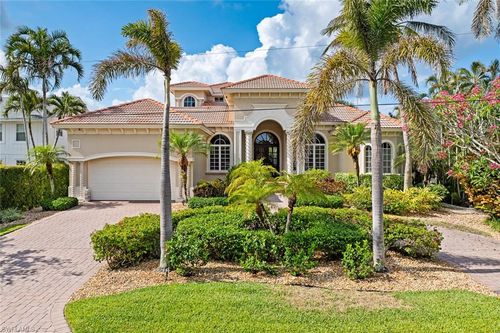 1400 Jewel Box Ave, NAPLES, FL, 34102-0526 | Card Image