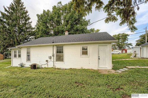 4104 Y St, Omaha, NE, 68107-3164 | Card Image