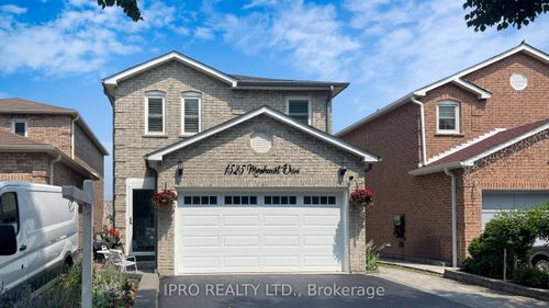 1525 Marshcourt Dr, Pickering, ON, L1V6C8 | Card Image