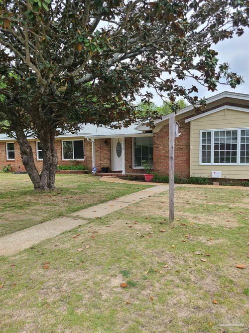 3910 Langley Ave, Pensacola, FL, 32504-8370 | Card Image