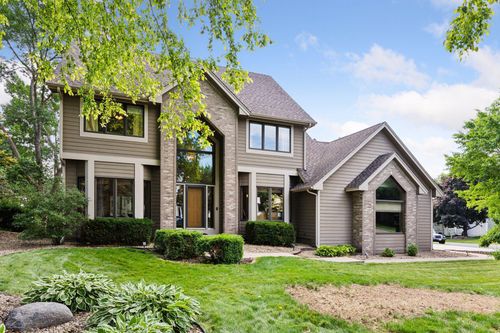 3838 Bridgewater Dr, Eagan, MN, 55123-2528 | Card Image