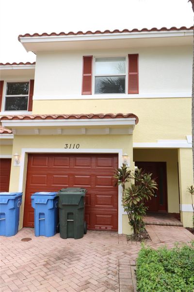 3110 - 3110 Nw 24th Ter, Townhouse with 2 bedrooms, 2 bathrooms and null parking in Oakland Park FL | Image 2