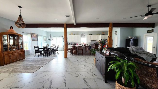 Notice the beautiful craftmanship! | Image 9
