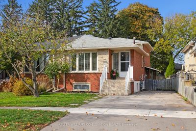 1880 Silverberry Cres, House attached with 3 bedrooms, 2 bathrooms and 4 parking in Mississauga ON | Image 1