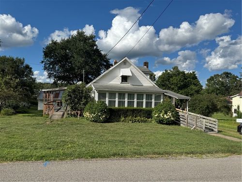 11 Coolspring St, Mercer, PA, 16137-5007 | Card Image