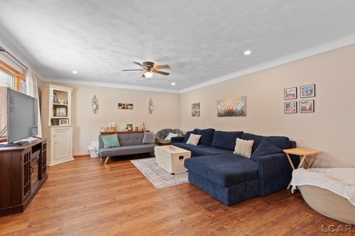 108 River Dr, Blissfield, MI, 49228-1149 | Card Image