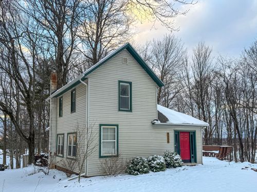 9155 Cushing Rd, Eau Claire, MI, 49111-9502 | Card Image