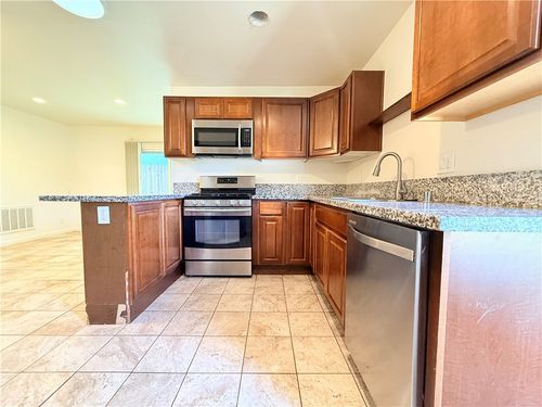 145 Park Ave, Santa Maria, CA, 93455-4705 | Card Image