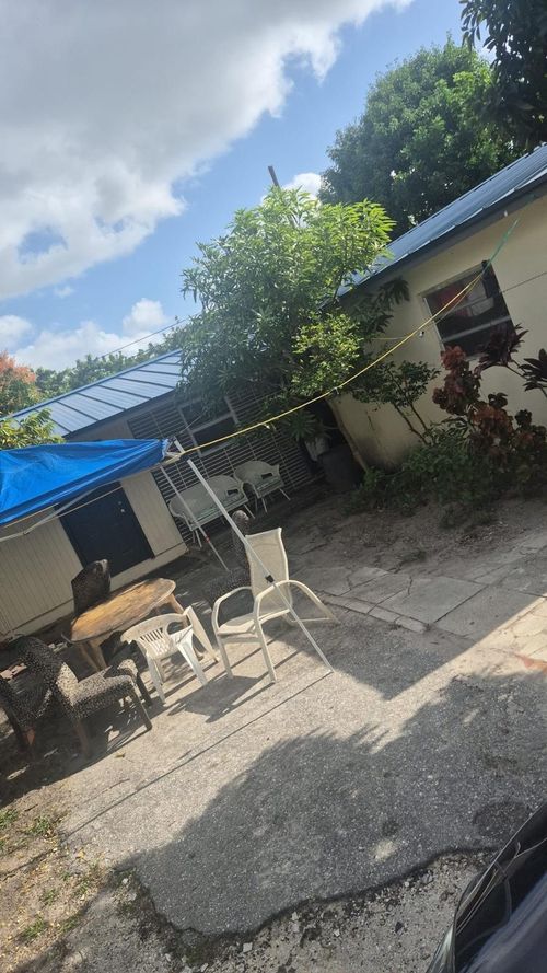 554 Vossler Ave, West Palm Beach, FL, 33413-1263 | Card Image