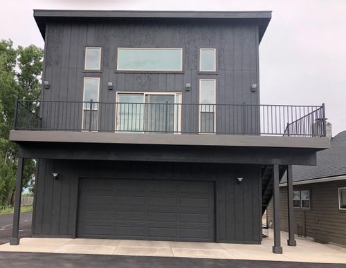738 Ross Ln N, Medford, OR, 97501-1826 | Card Image