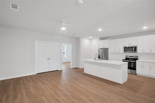 1102-7300 Magnolia Pkwy, Pearland, TX, 77584-5052 | Card Image