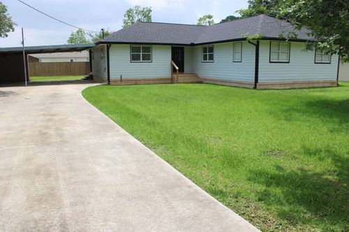 736 Carolyn St, Winnie, TX, 77665-8514 | Card Image