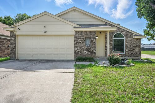 7741 Misty Ridge Dr N, Fort Worth, TX, 76137-1557 | Card Image