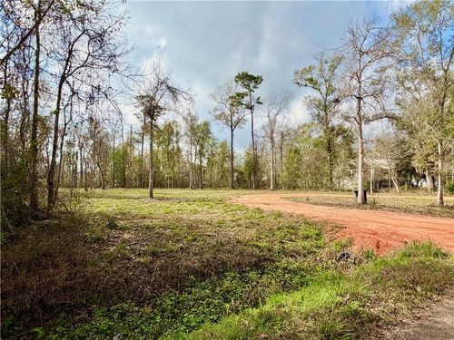 202 Shadow Ln, Mandeville, LA, 70471-2528 | Card Image