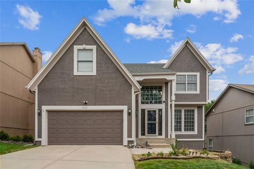 7233 Cottonwood Dr, Shawnee, KS, 66216-3785 | Card Image