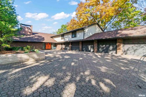 3250 W Westport Rd, Peoria, IL, 61615-3955 | Card Image