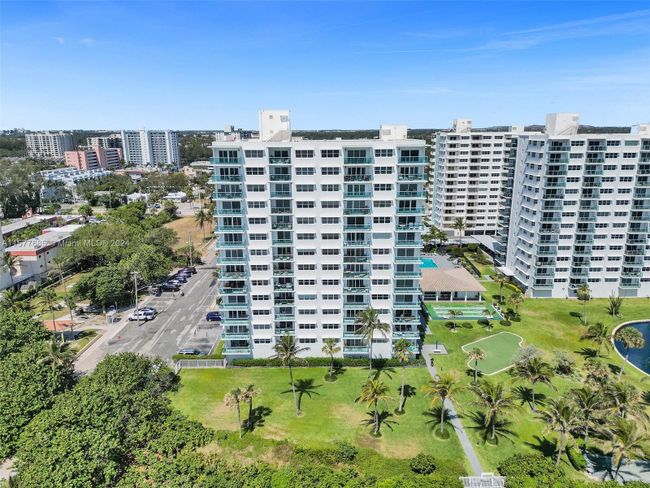 PH2 - 1610 N Ocean Blvd, Condo with 2 bedrooms, 2 bathrooms and null parking in Pompano Beach FL | Image 4