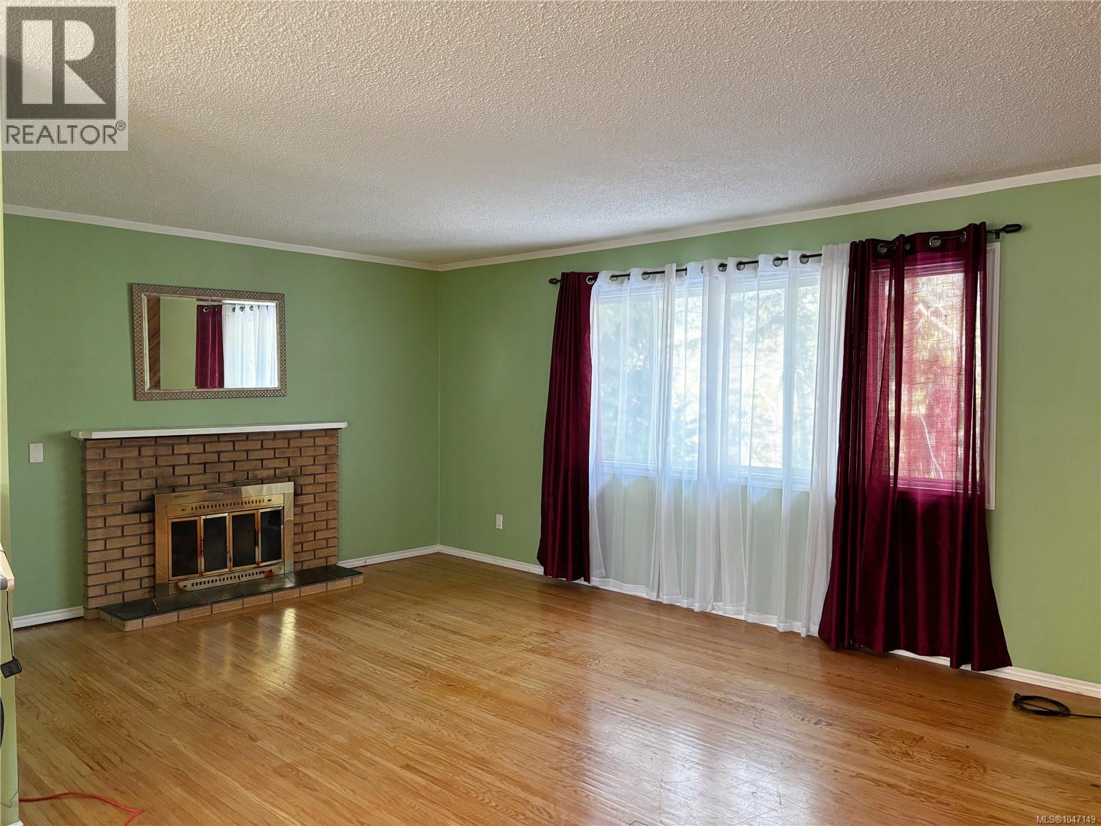 Residential in Gold River 5
