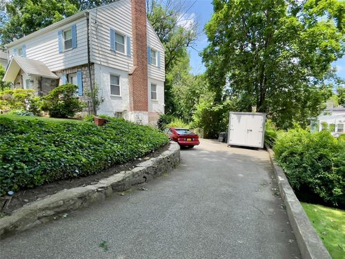 11 Crest Ave, Mount Vernon, NY, 10550-1656 | Card Image