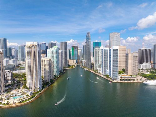 l-l02-300 S Biscayne Blvd, Miami, FL, 33131 | Card Image