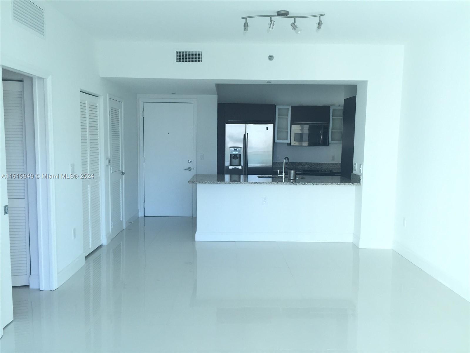 2603 950 Brickell Bay Dr, For Rent in Miami Zoocasa