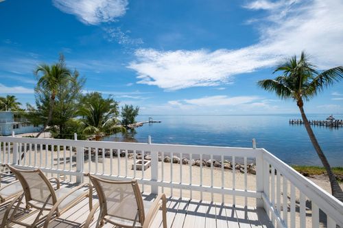 82749 Old Hwy, Islamorada, FL, 33036-3627 | Card Image