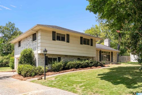 2204 Brookdale Ln, VESTAVIA HILLS, AL, 35216-2102 | Card Image