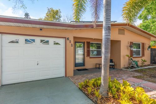 611 11th St Nw, LARGO, FL, 33770-2332 | Card Image