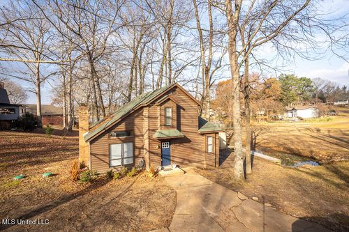 537 Thunderbird Dr N, Hernando, MS, 38632-4326 | Card Image