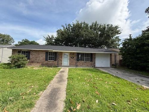 209 Concord Dr, La Place, LA, 70068-3315 | Card Image