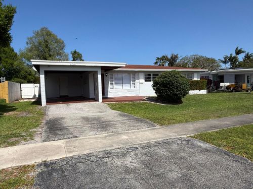 224 Tamoshanter Drive, Palm Springs, FL, 33461 | Card Image