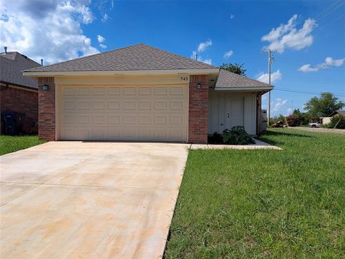 745 E Eubanks St, Oklahoma City, OK, 73105-7515 | Card Image