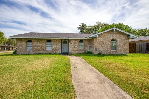 1810 Marlin Dr, Portland, TX, 78374-2717 | Card Image