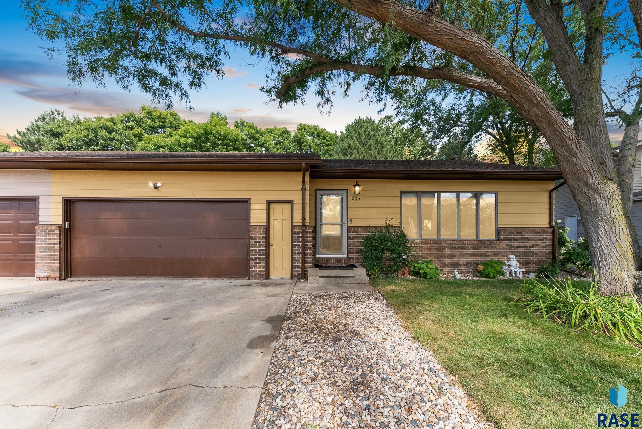 57th St, Sioux Falls, SD 57108
