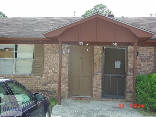 979 Live Oak Dr, Hinesville, GA, 31313-5114 | Card Image