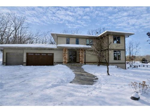 214 Madison Cir, Hudson, WI, 54016-7246 | Card Image
