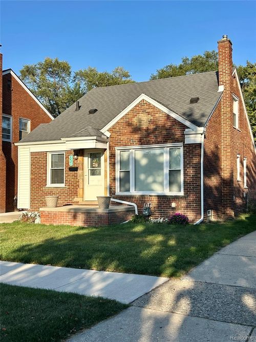 7221 Winona Ave, Allen Park, MI, 48101-2223 | Card Image