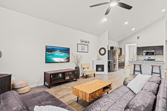204 Armano Bayou Way, House other with 4 bedrooms, 3 bathrooms and 6 parking in Hutto TX | Image 6