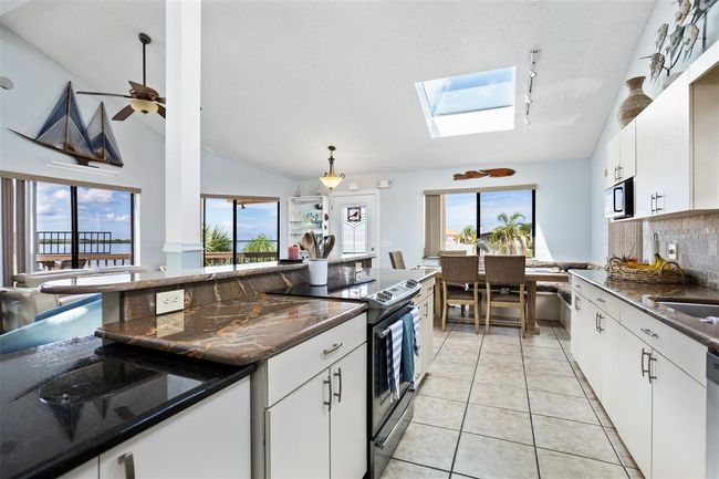 KITCHEN | Image 13
