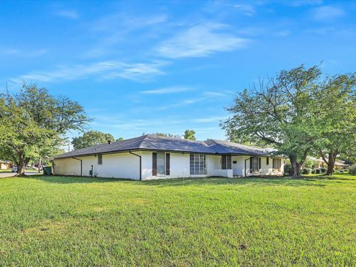 1400 Crescent Dr, Sherman, TX, 75092-5522 | Card Image
